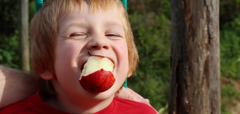 ÇOCUĞUM NEDEN BİR ŞEYLERİ AĞZINA KOYAR?