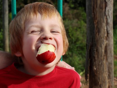 ÇOCUĞUM NEDEN BİR ŞEYLERİ AĞZINA KOYAR?