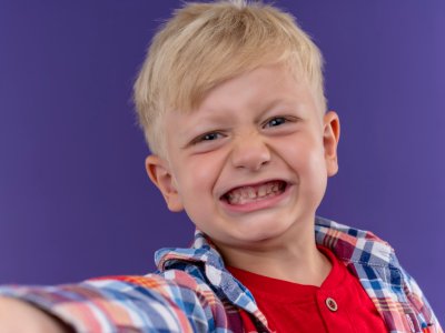 DİŞ GICIRDATMA: ENDİŞELENMELİ MİYİM?